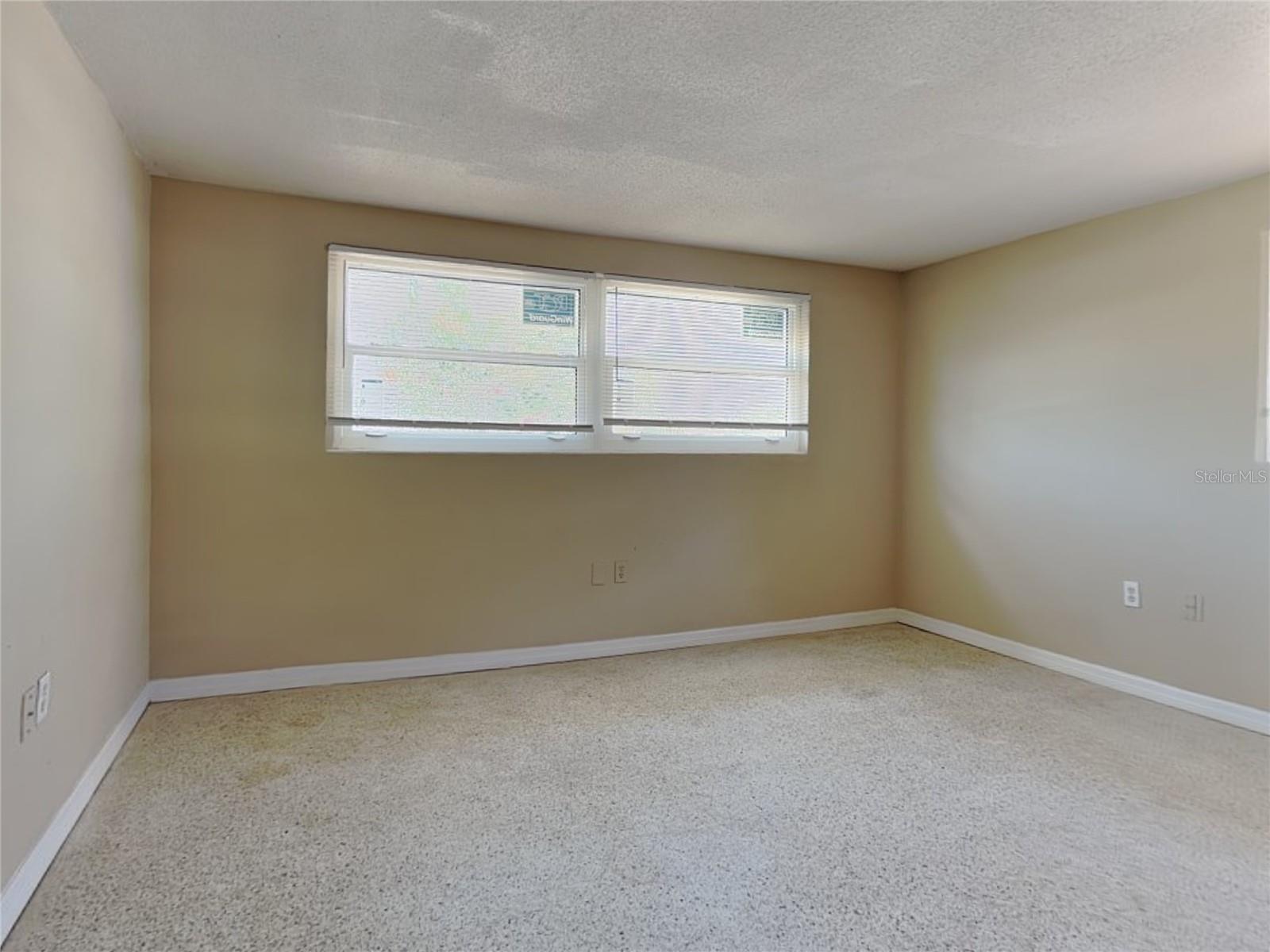 Image 6 of 17 For 10632 Laburnum Drive