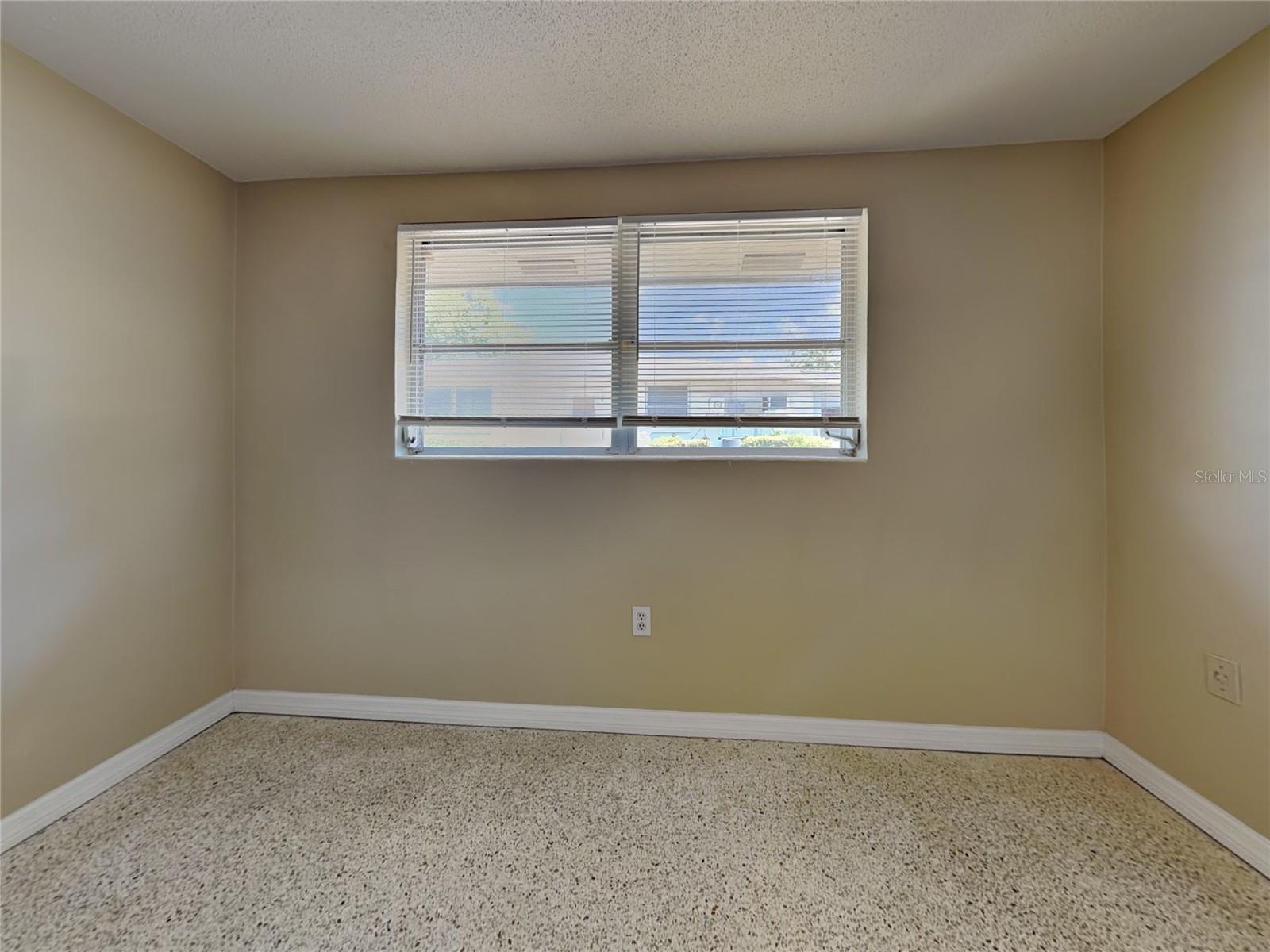 Image 8 of 17 For 10632 Laburnum Drive