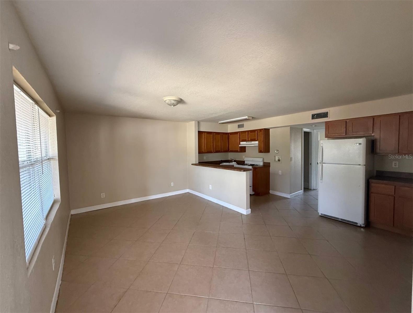 Image 3 of 8 For 117 Evergreen Avenue 102