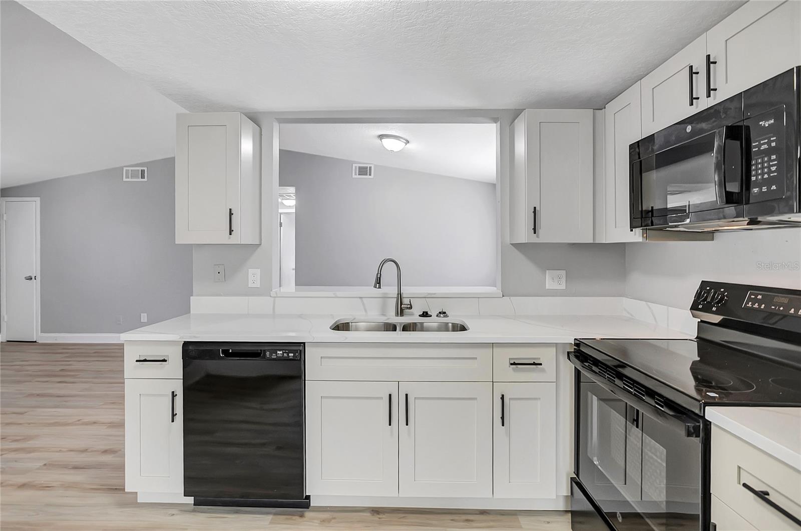 Image 11 of 38 For 10215 Cutten Green Court