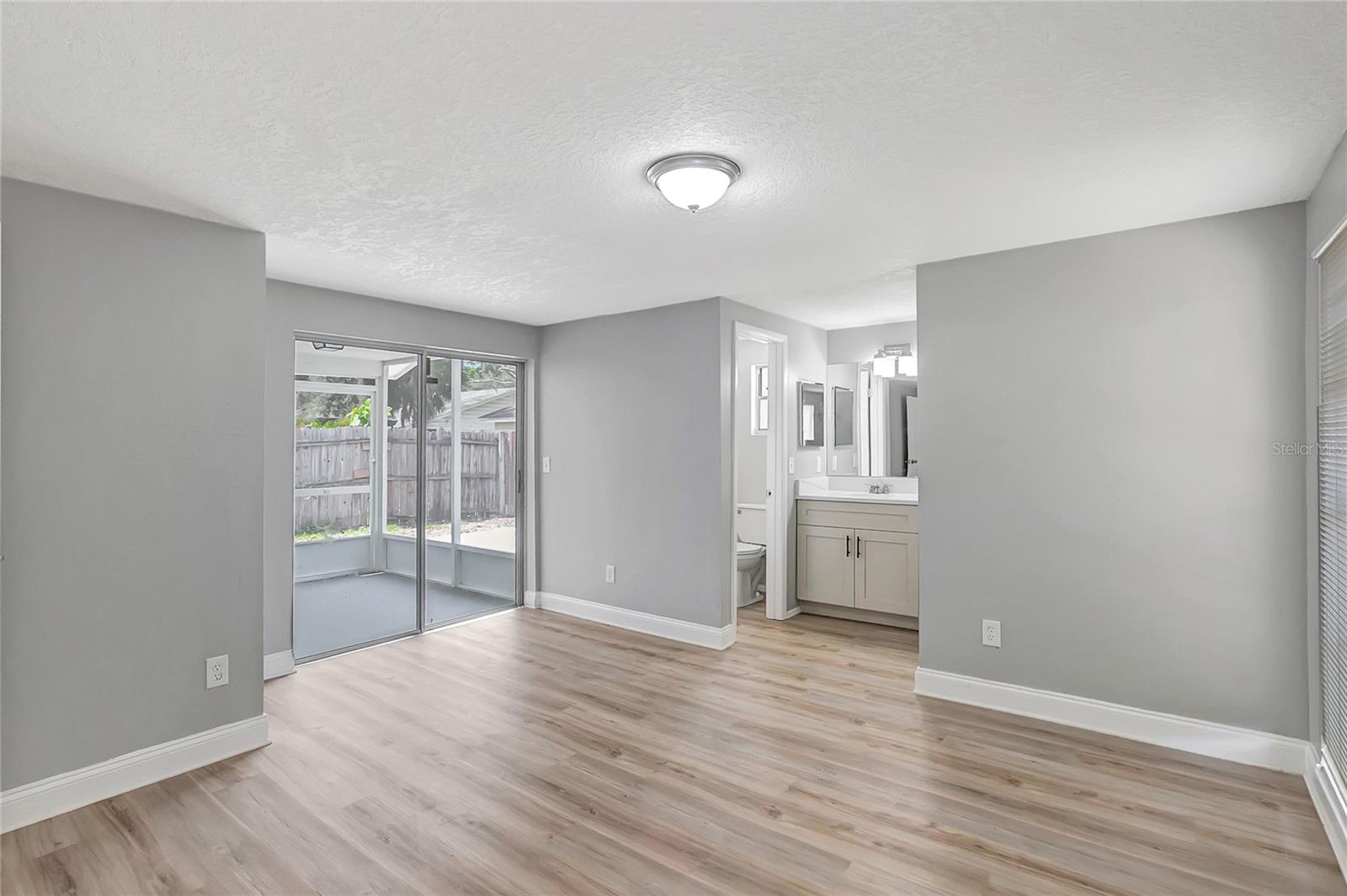 Image 18 of 38 For 10215 Cutten Green Court