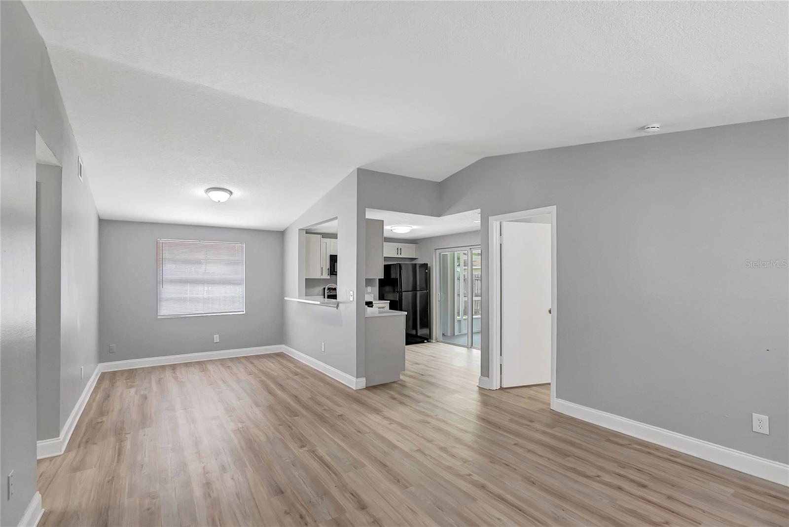 Image 6 of 38 For 10215 Cutten Green Court
