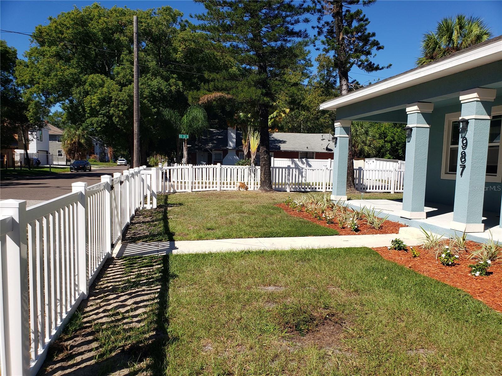 Image 3 of 22 For 987 12th Avenue S