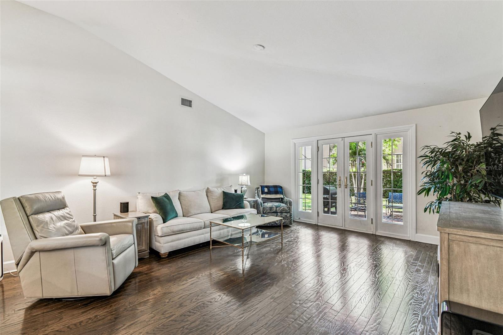 Image 11 of 25 For 4602 Browning Avenue