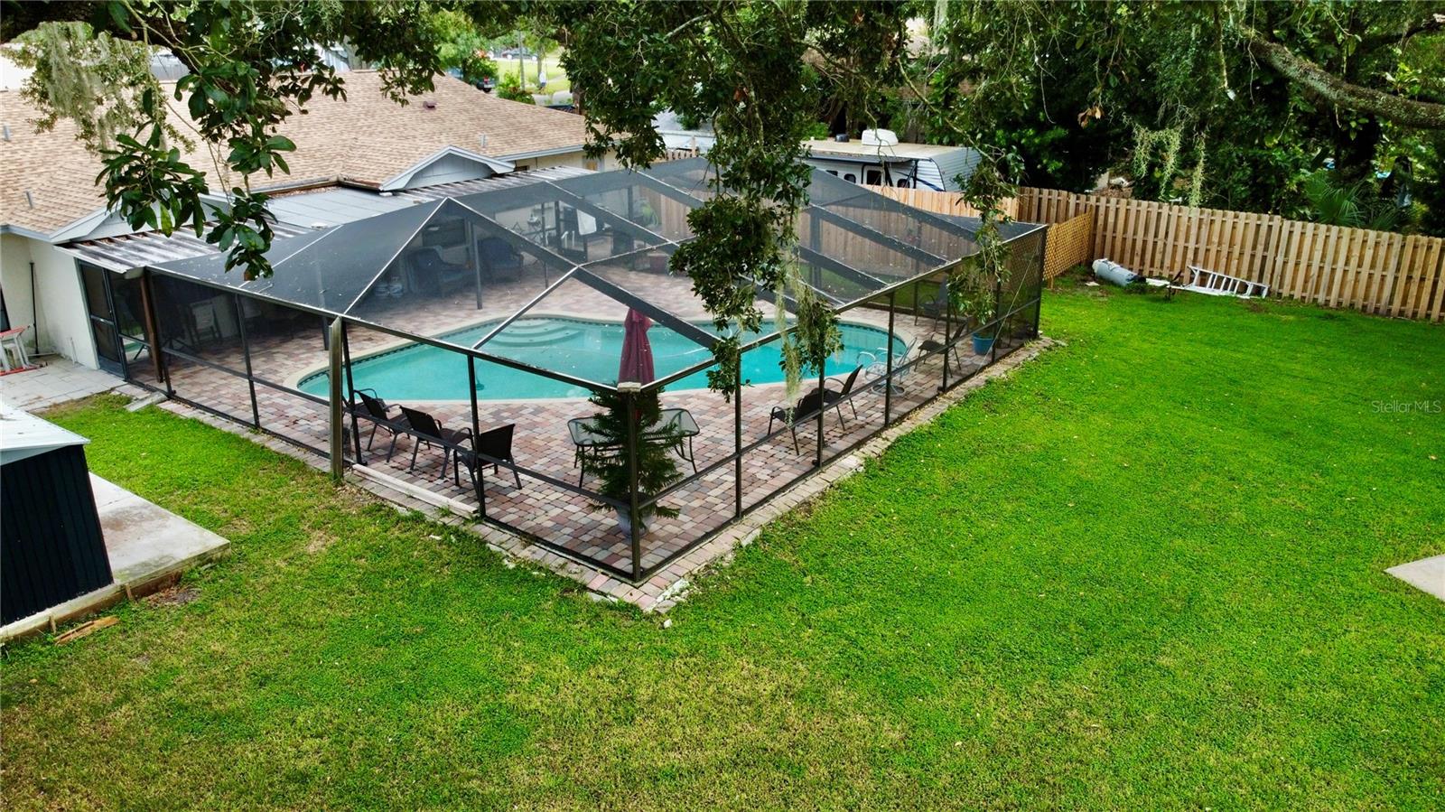 Image 17 of 25 For 14216 Briarthorn Drive