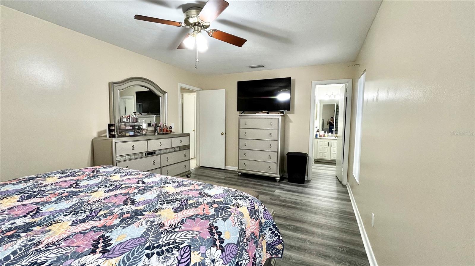Image 21 of 25 For 14216 Briarthorn Drive
