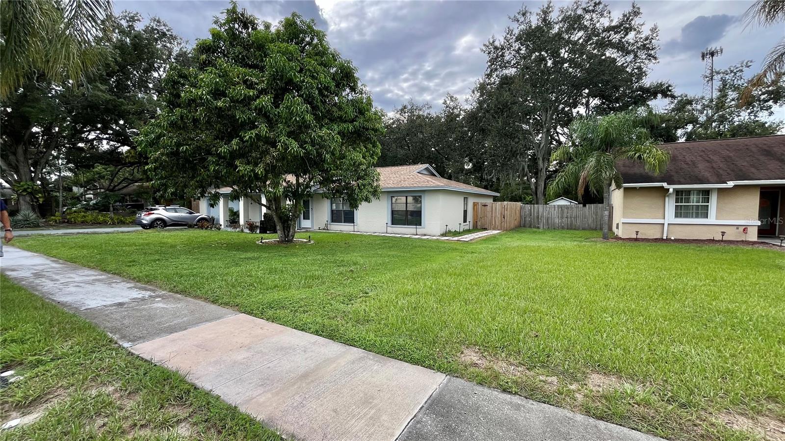 Image 5 of 25 For 14216 Briarthorn Drive