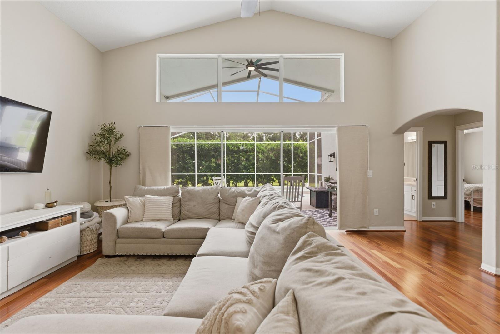 Image 17 of 47 For 5826 Heronview Crescent Drive