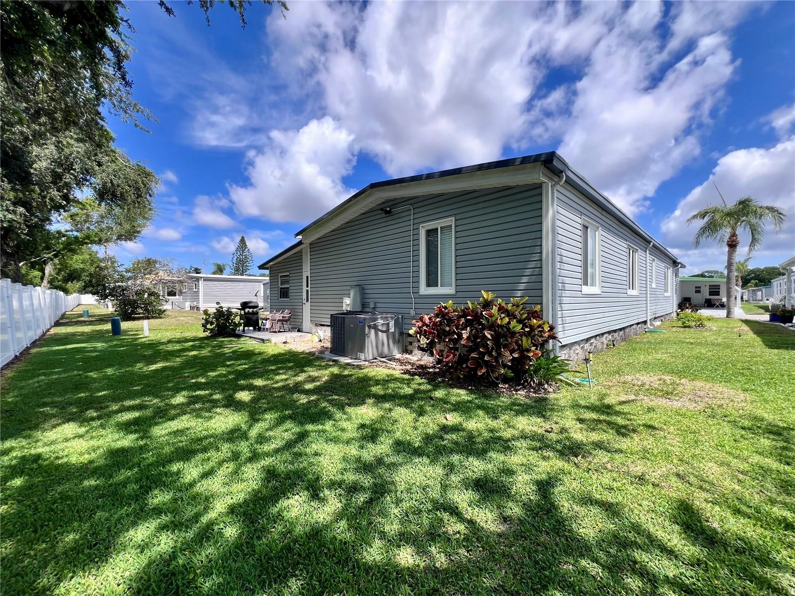 Image 3 of 98 For 1100 Belcher Road S 686