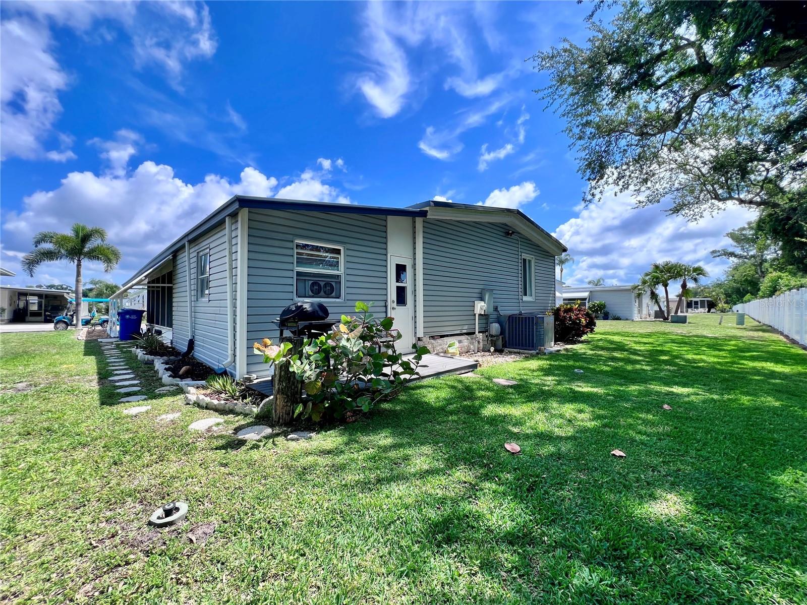 Image 5 of 98 For 1100 Belcher Road S 686