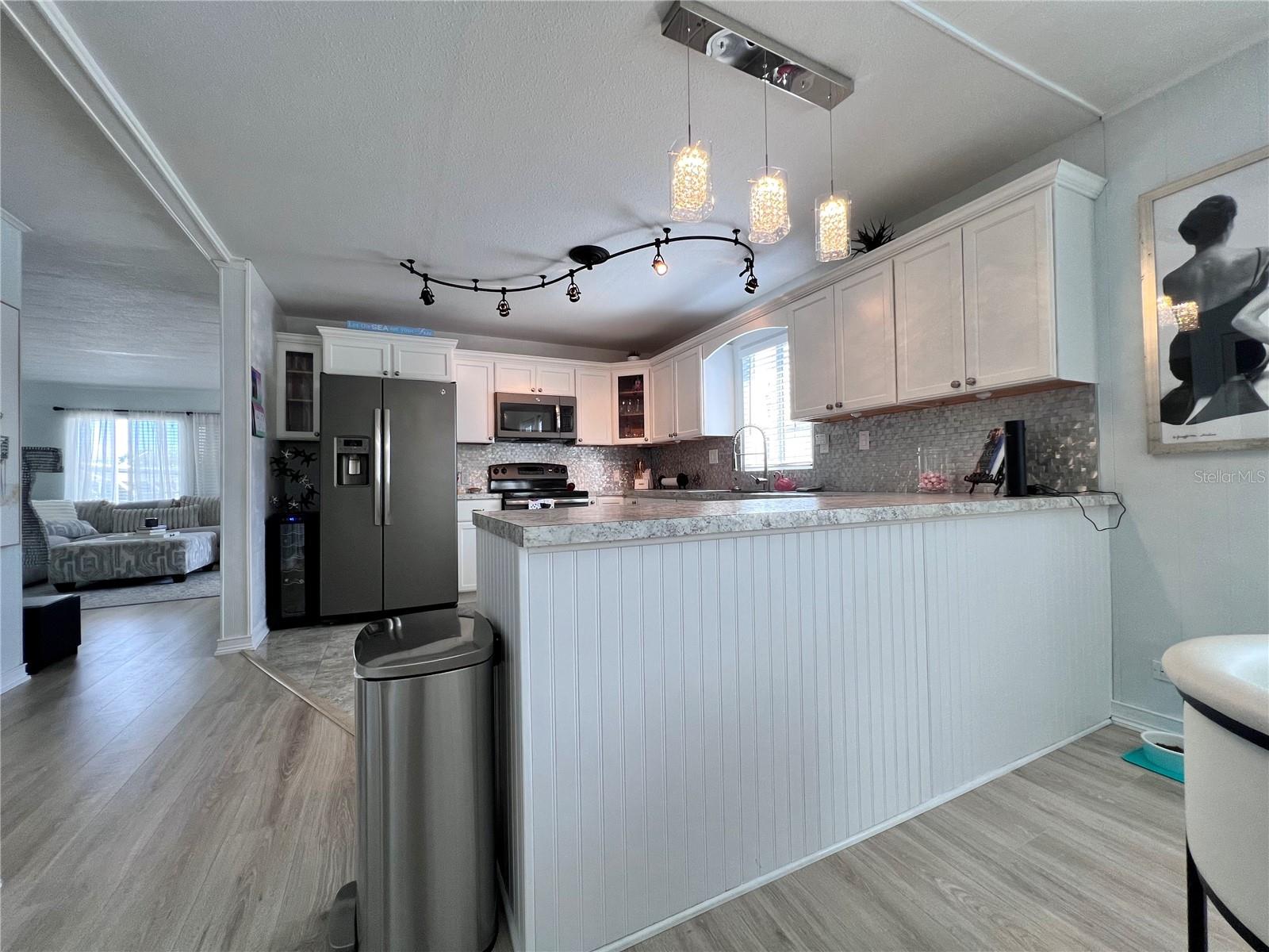 Image 9 of 98 For 1100 Belcher Road S 686