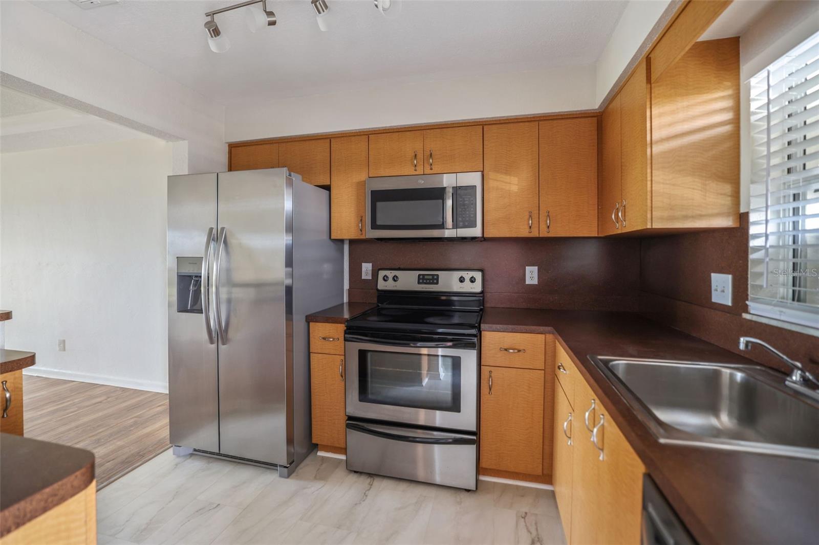Image 9 of 18 For 4420 37th Street S 9