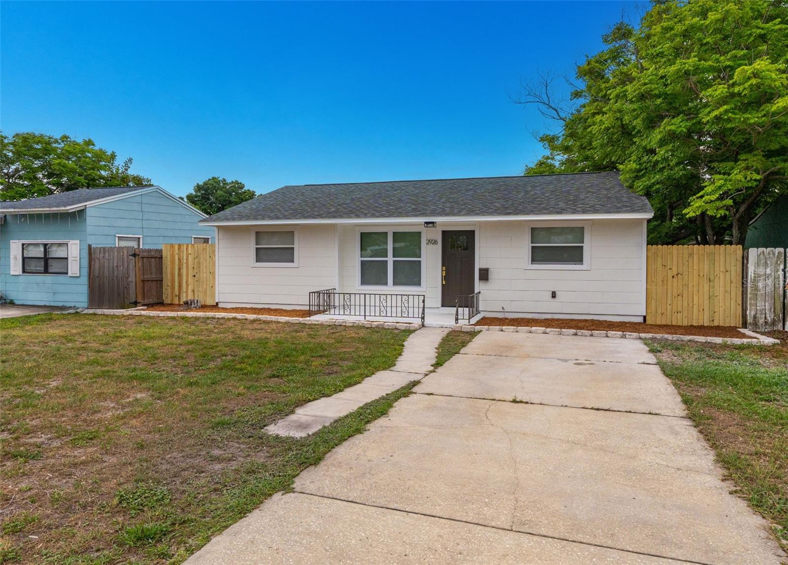 Image 3 of 40 For 2926 40th Avenue N