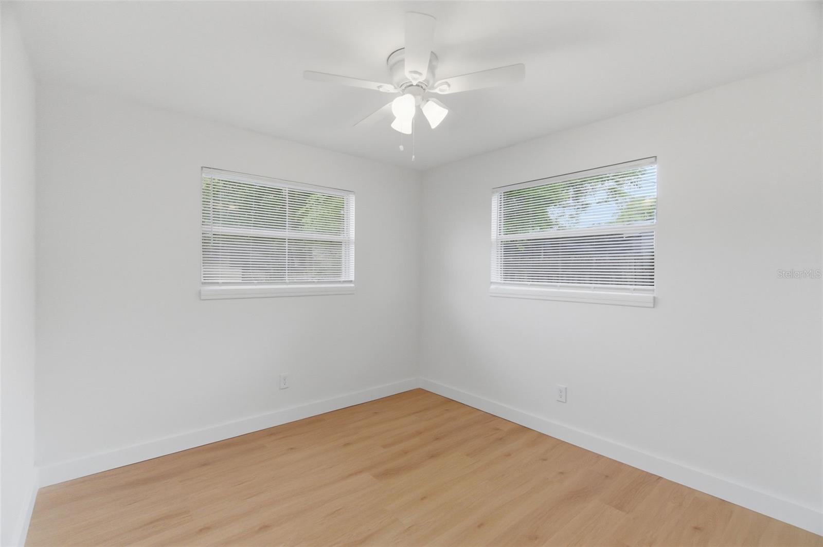 Image 33 of 40 For 2926 40th Avenue N