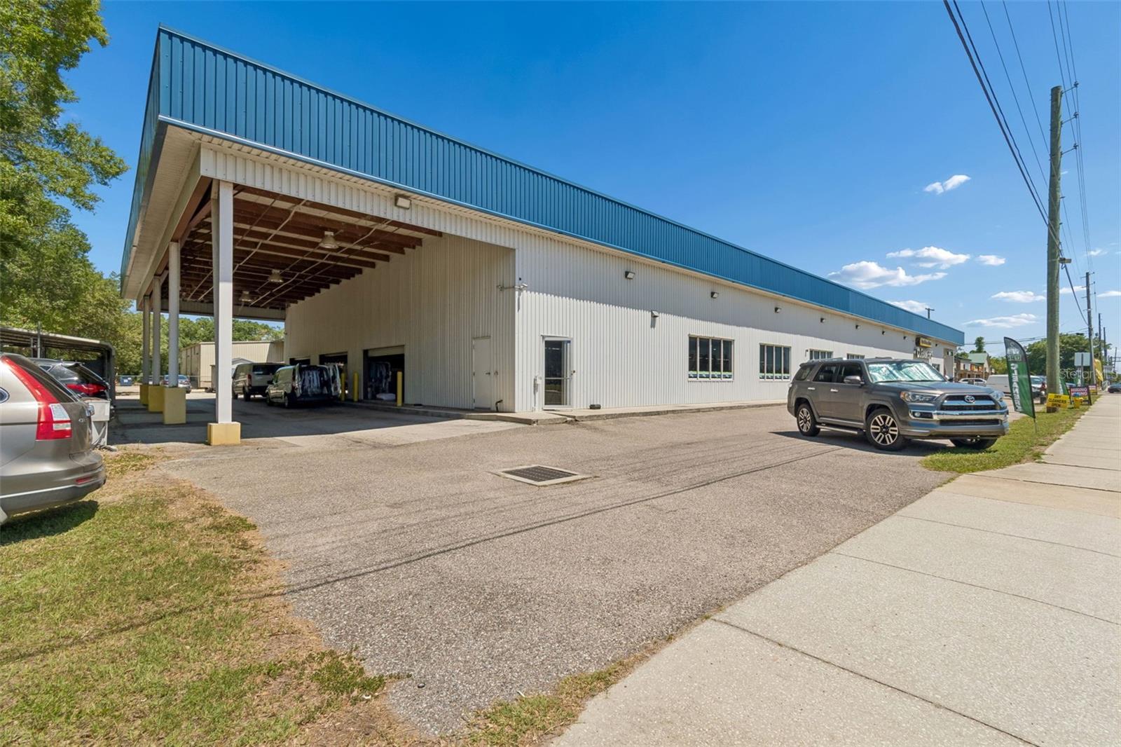 Image 11 of 36 For 9945 Race Track Road