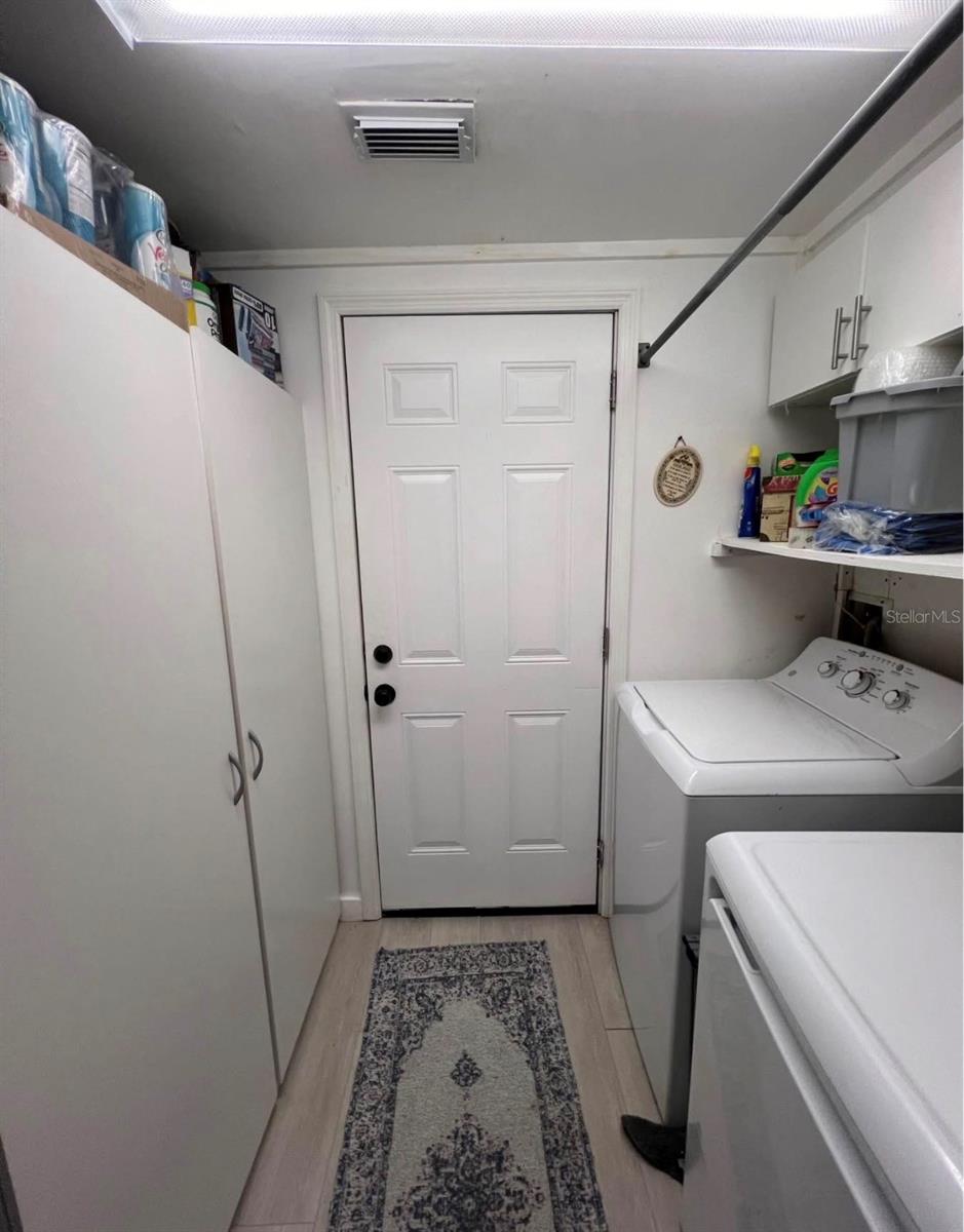 Image 18 of 26 For 235 1-2 7th Avenue Ne A
