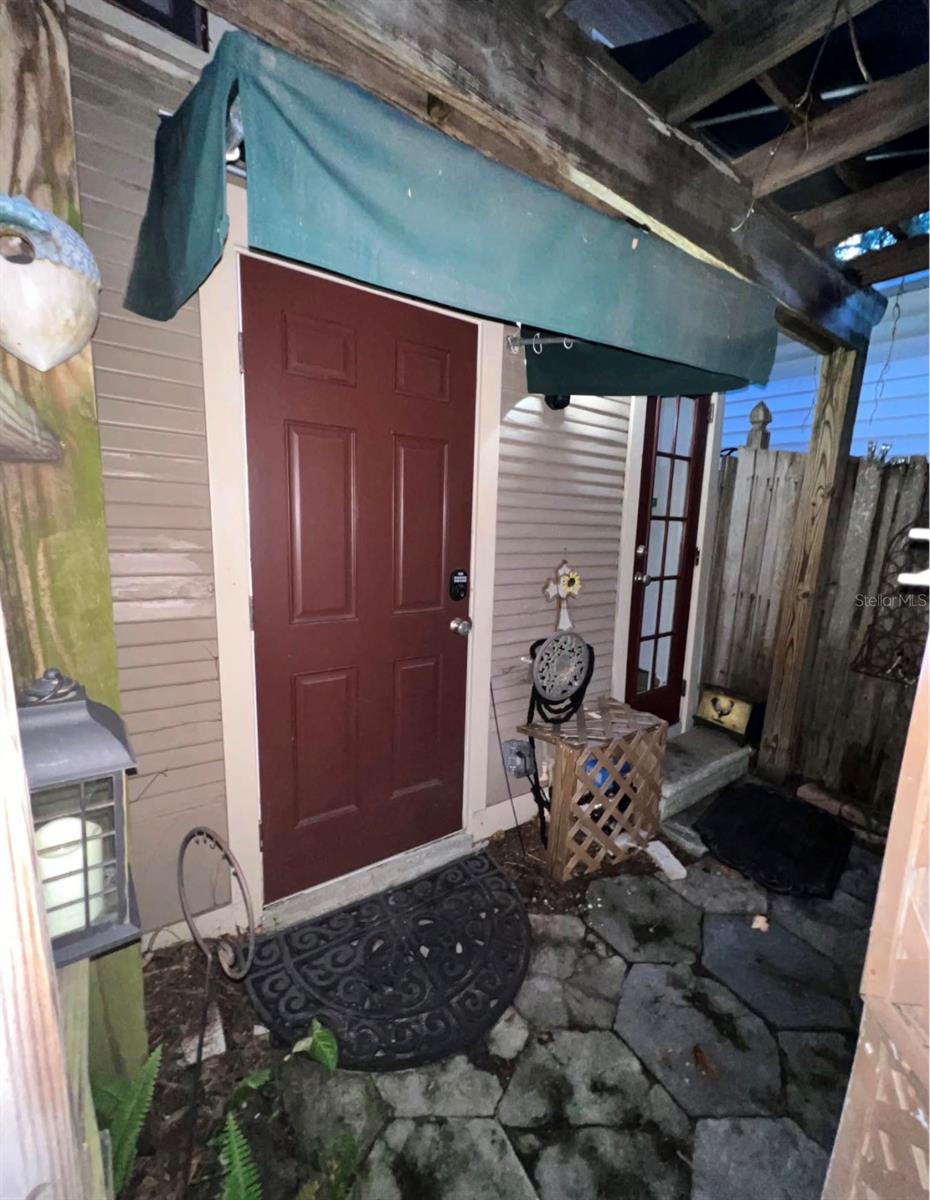 Image 20 of 26 For 235 1-2 7th Avenue Ne A