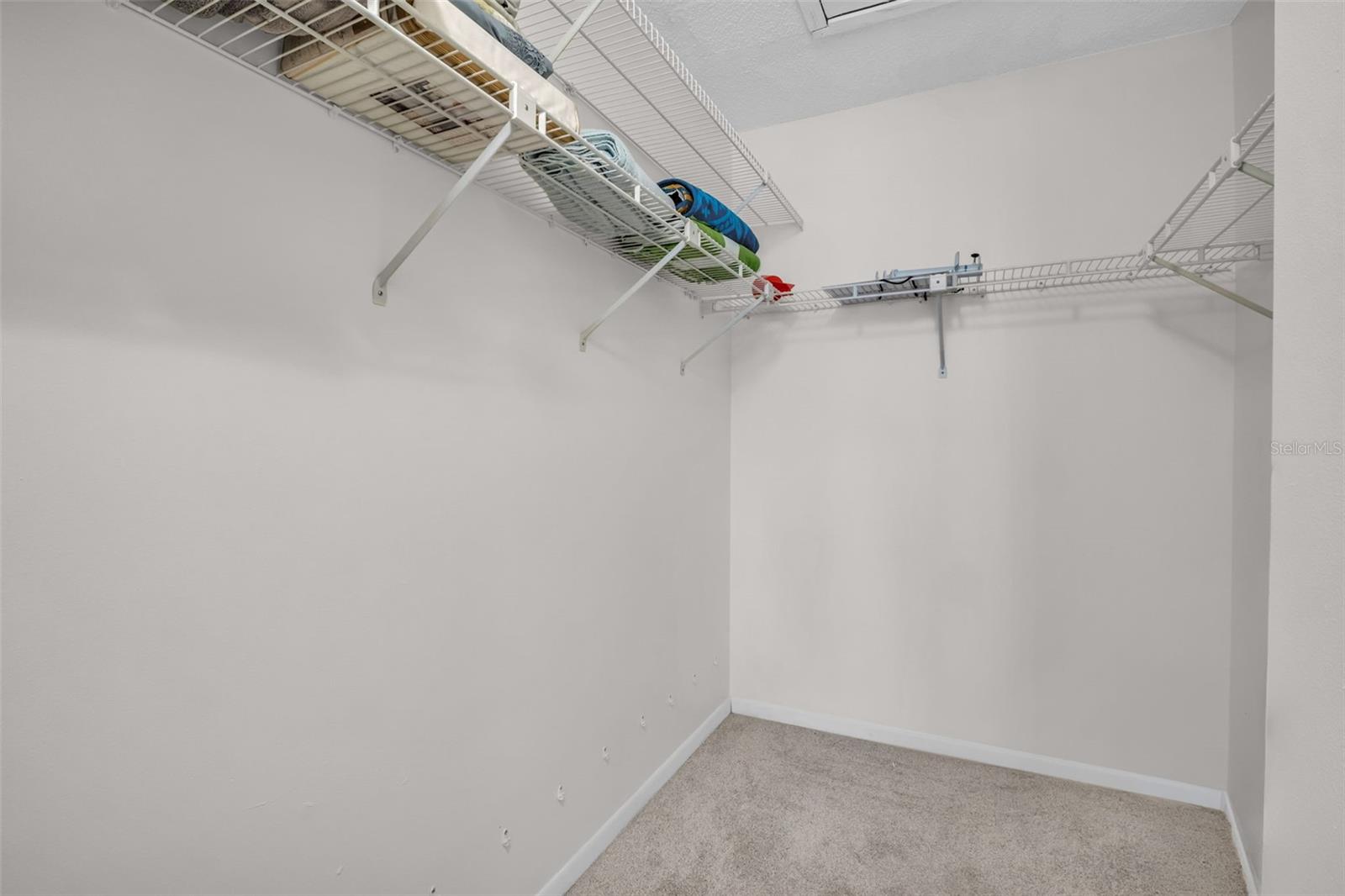 Image 20 of 29 For 2523 Pine Ridge Way S C2