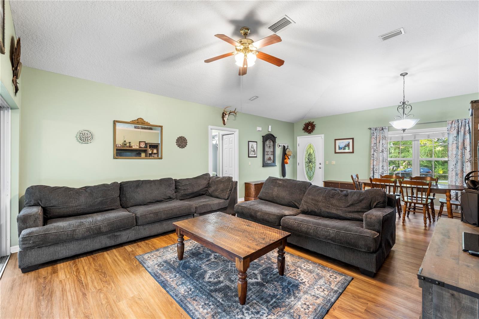 Image 10 of 61 For 7400 Eastlake Drive