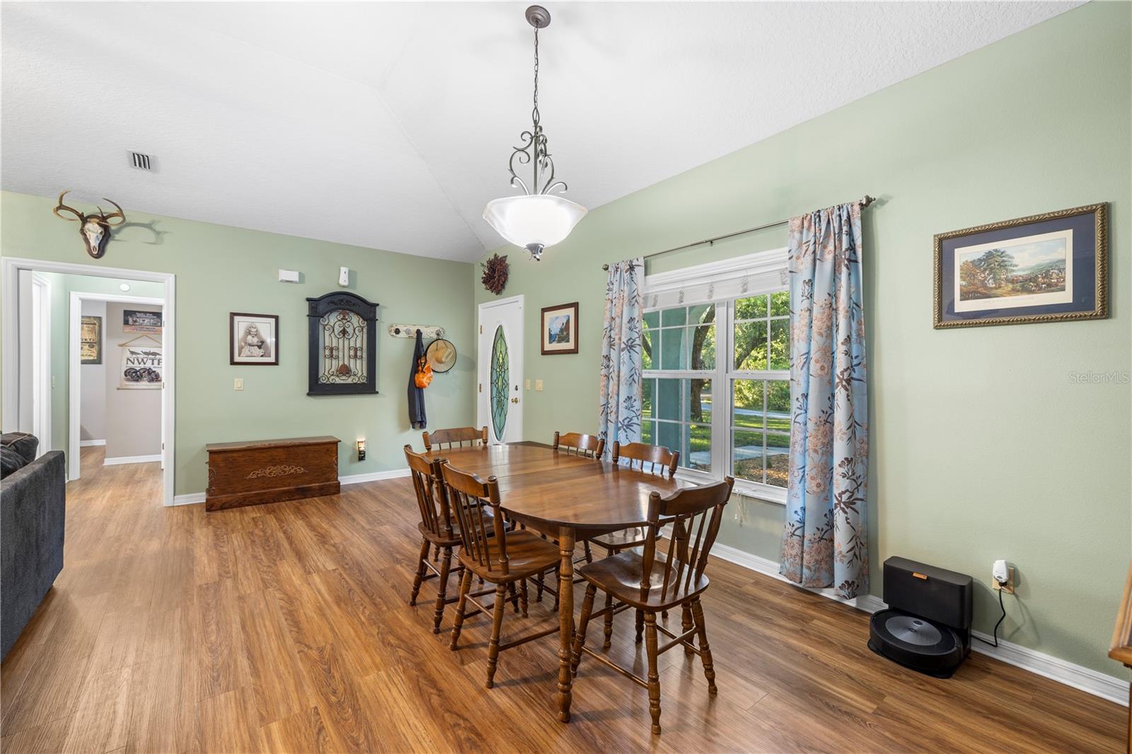 Image 11 of 61 For 7400 Eastlake Drive