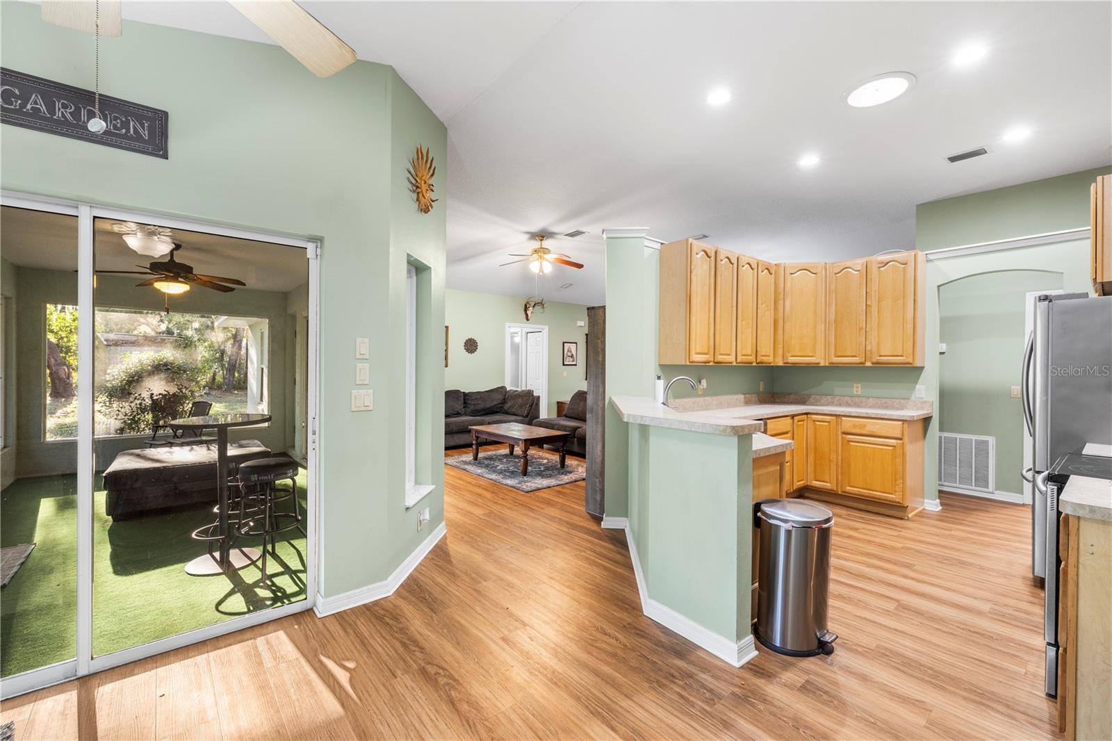 Image 12 of 61 For 7400 Eastlake Drive