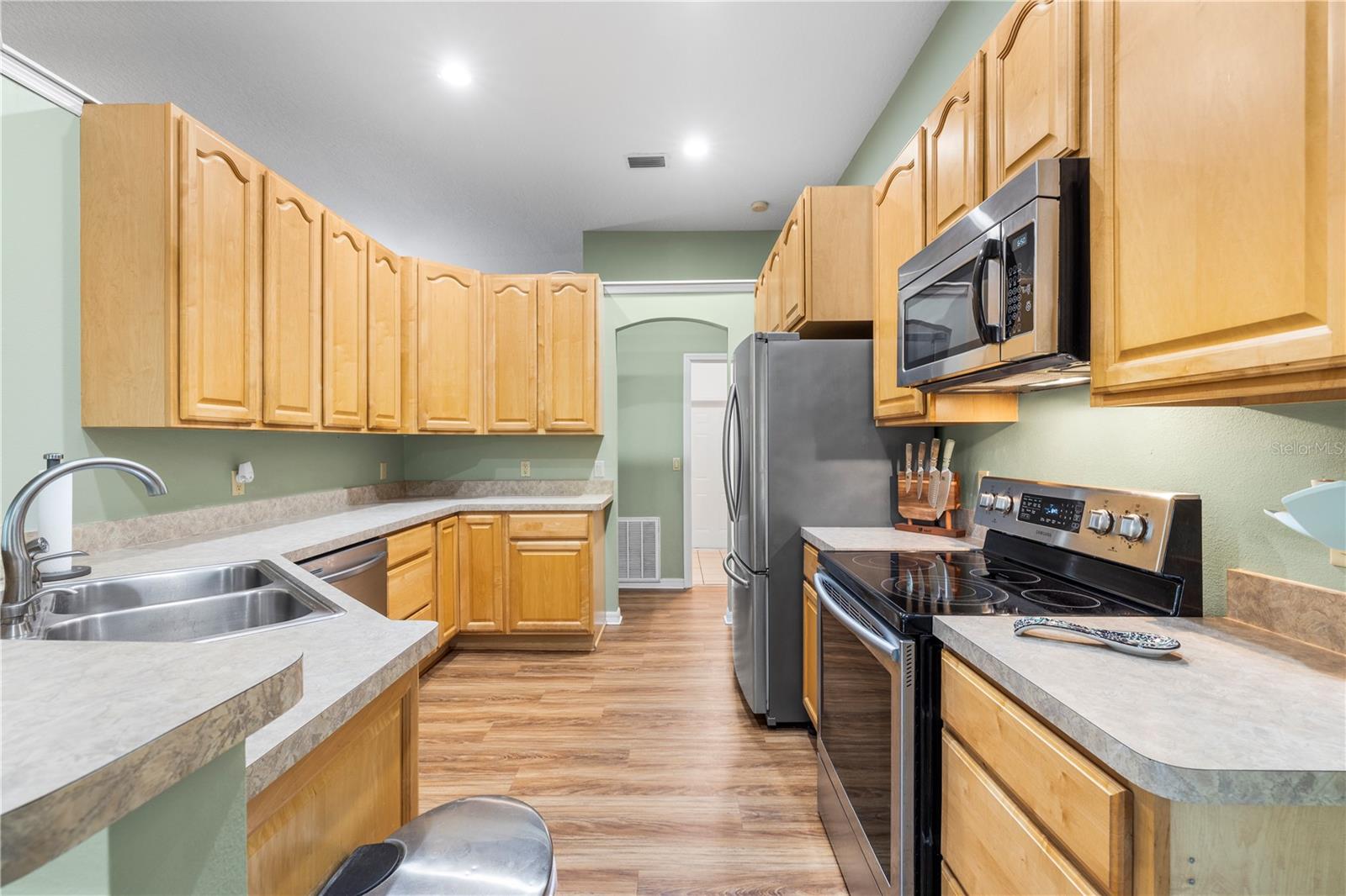 Image 13 of 61 For 7400 Eastlake Drive