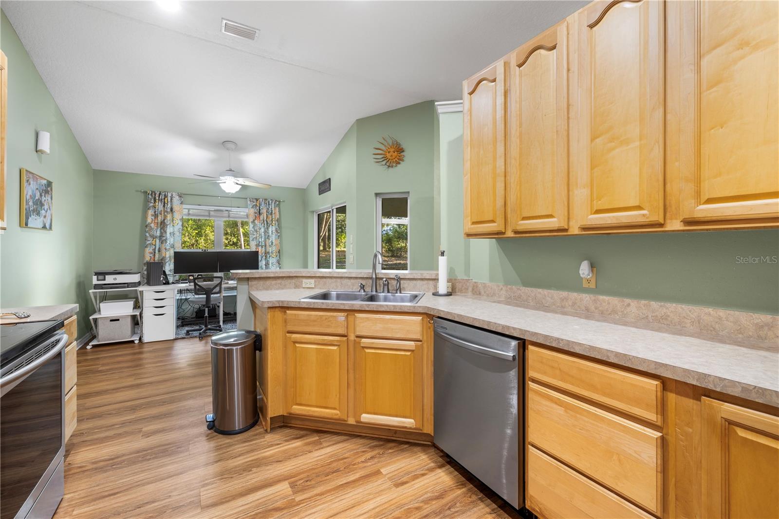 Image 14 of 61 For 7400 Eastlake Drive