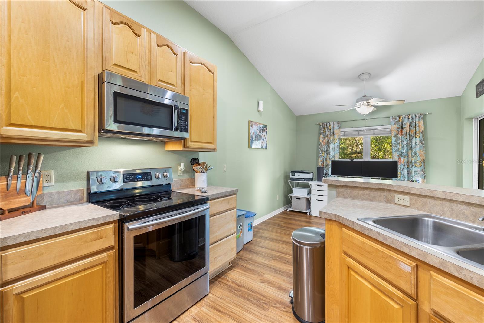 Image 15 of 61 For 7400 Eastlake Drive
