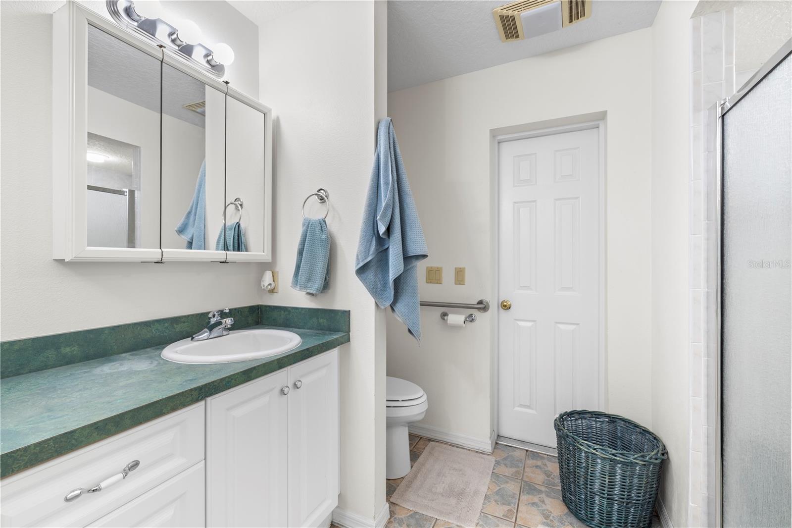 Image 25 of 61 For 7400 Eastlake Drive