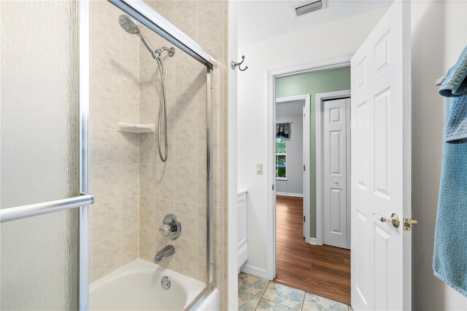 Image 31 of 61 For 7400 Eastlake Drive
