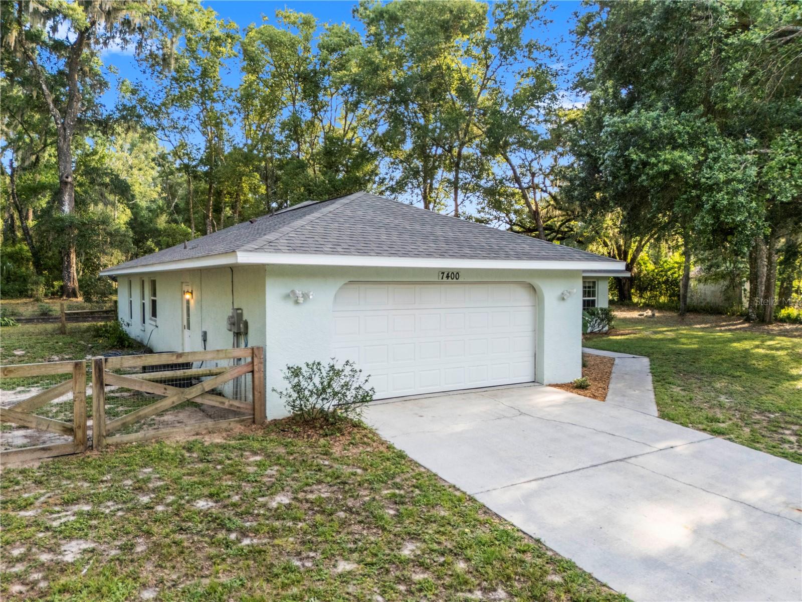 Image 4 of 61 For 7400 Eastlake Drive
