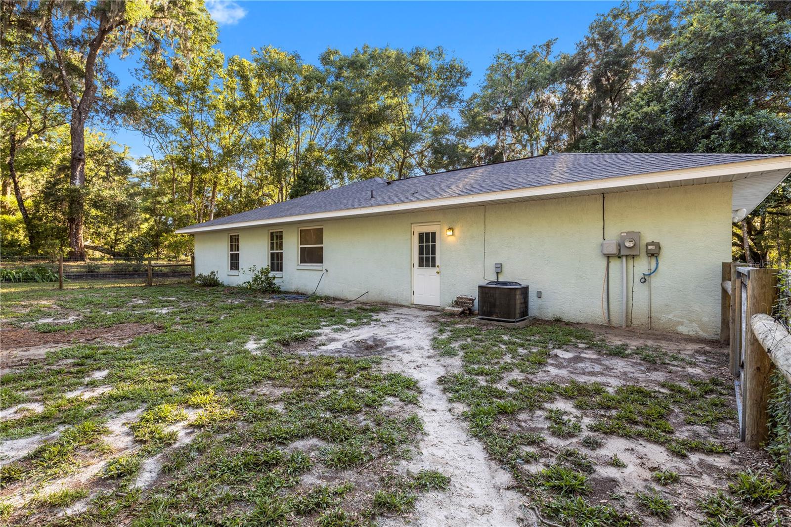 Image 41 of 61 For 7400 Eastlake Drive