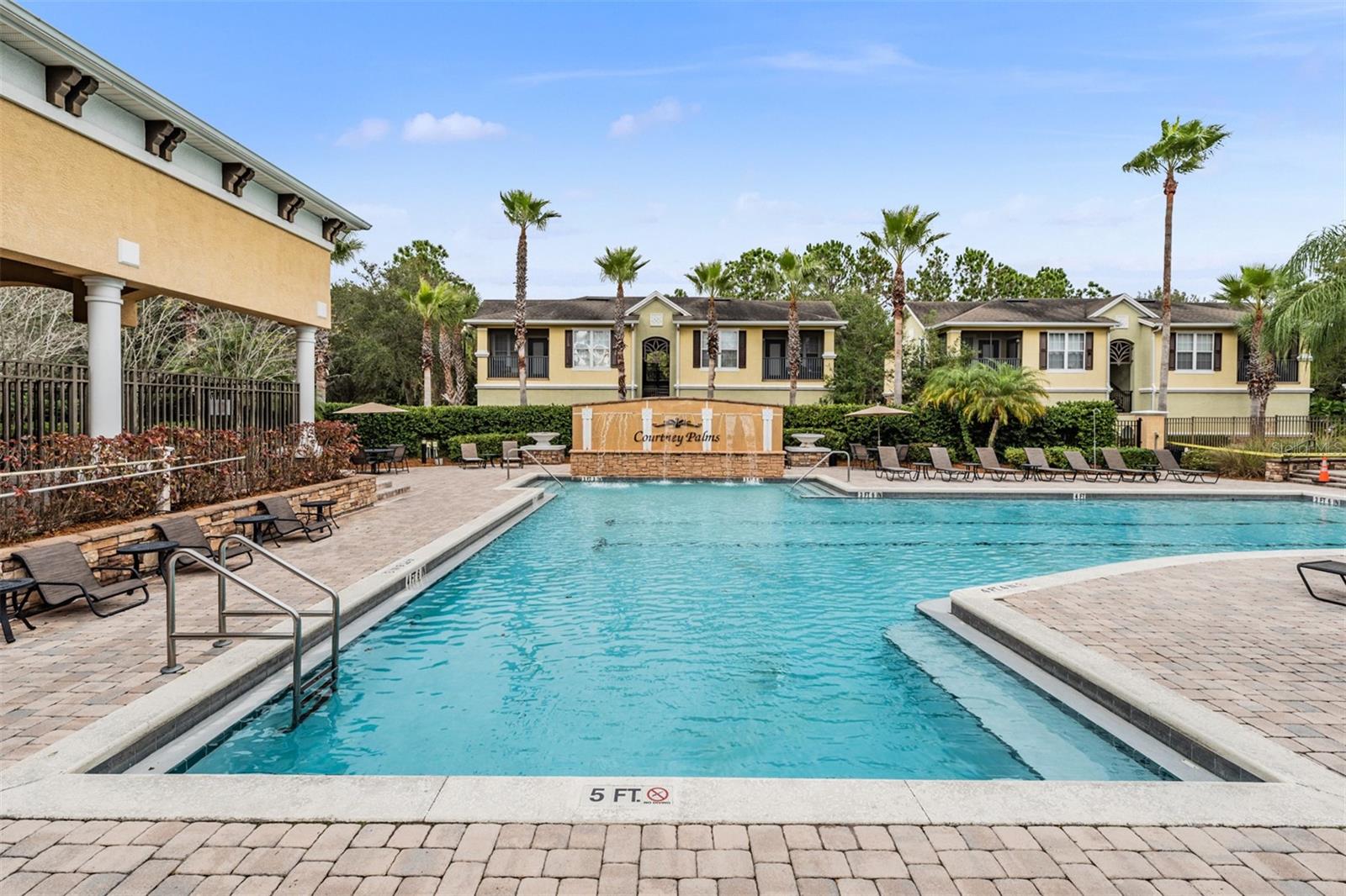 Image 26 of 35 For 10103 Courtney Oaks Circle 103
