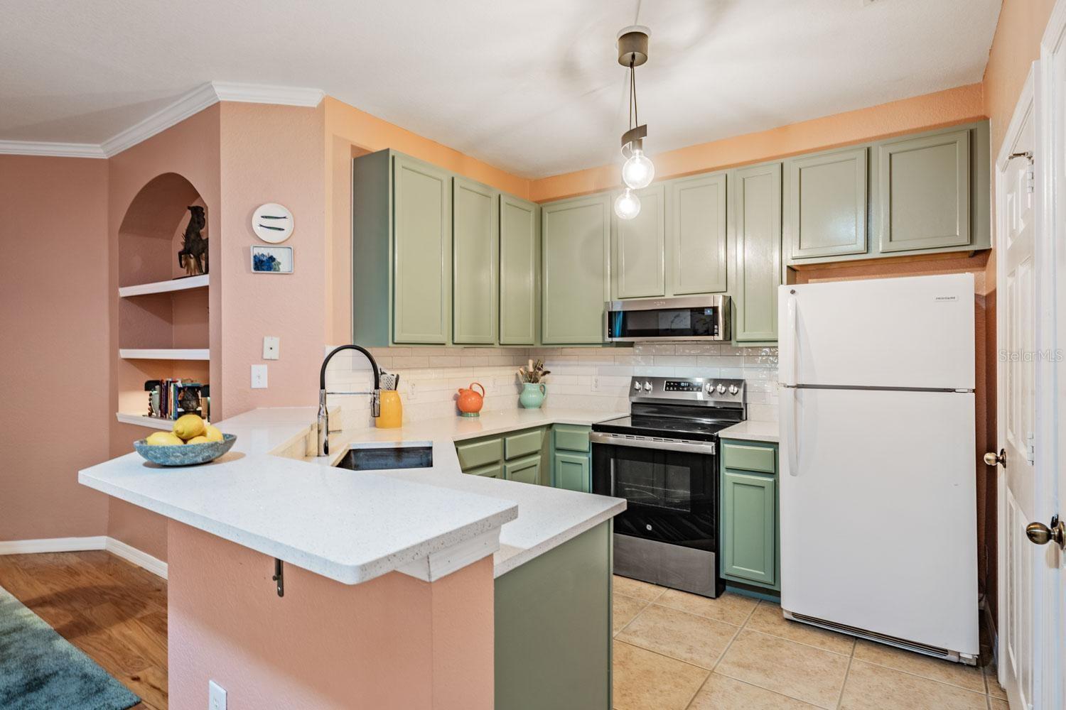 Image 8 of 35 For 10103 Courtney Oaks Circle 103