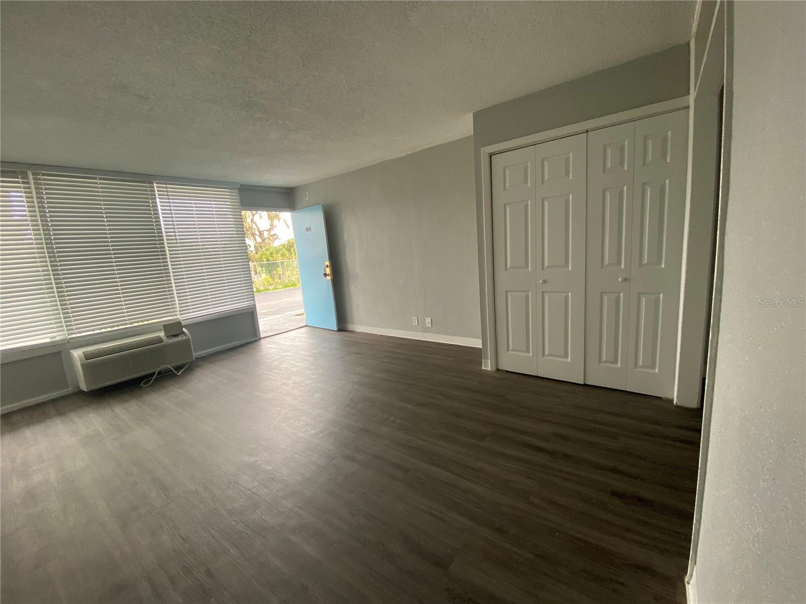 Image 4 of 6 For 515 Bon Air Street 235