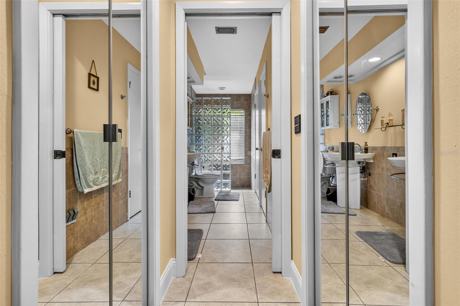 Image 15 of 25 For 11310 Linarbor Place