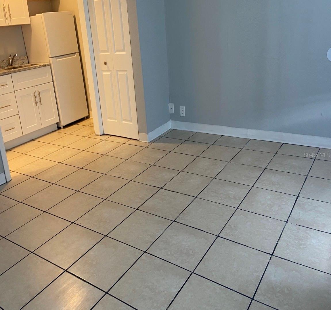 Image 4 of 7 For 515 Bon Air Street 249