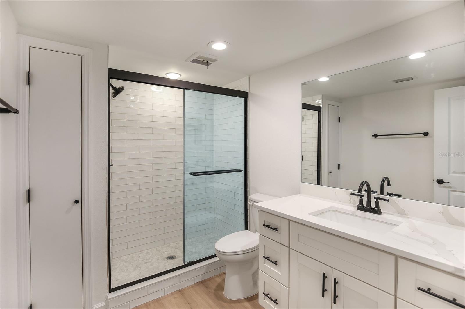 Image 16 of 22 For 4570 Overlook Drive Ne 179