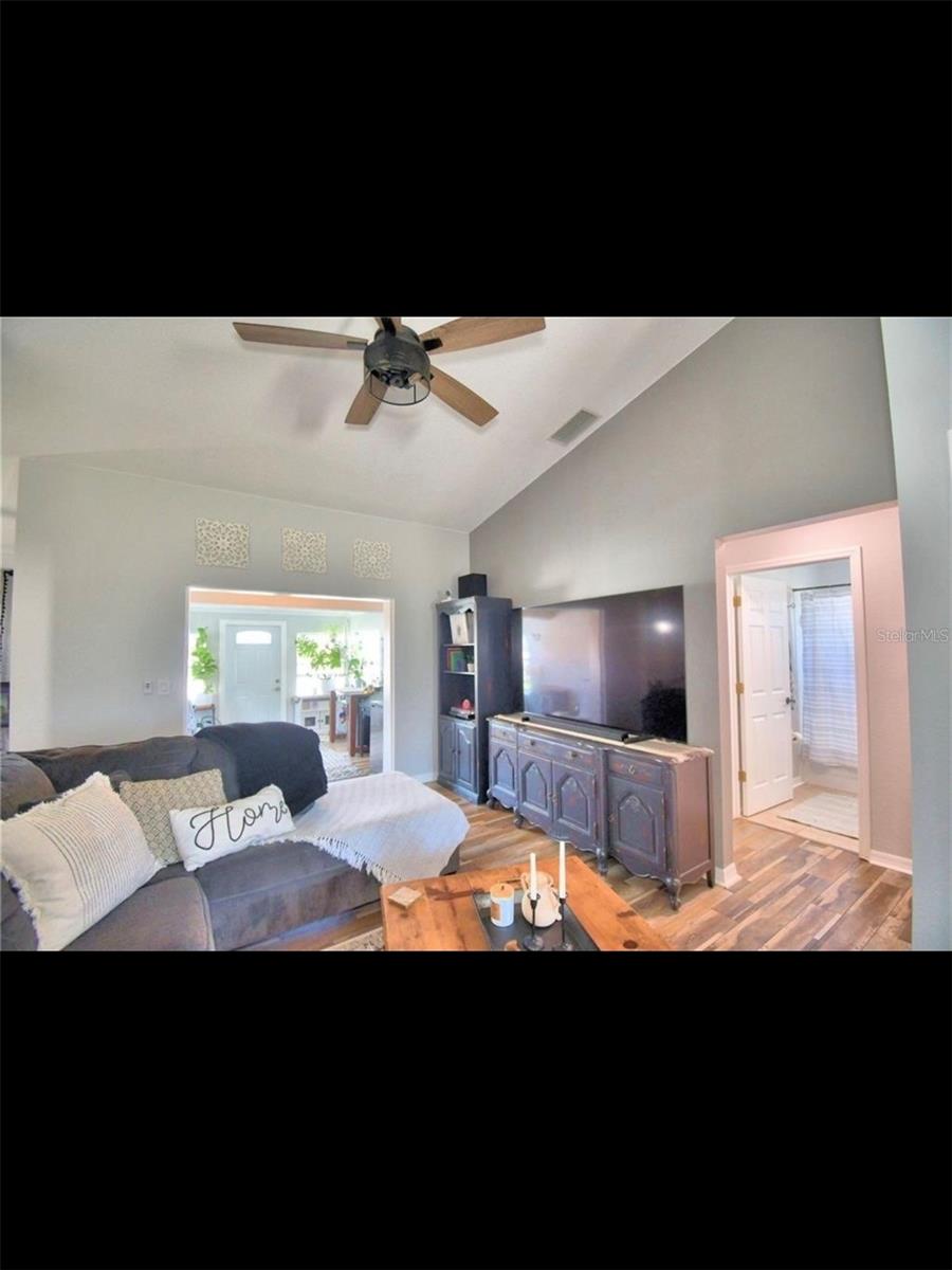 Image 7 of 53 For 8871 Pebblebrooke Drive