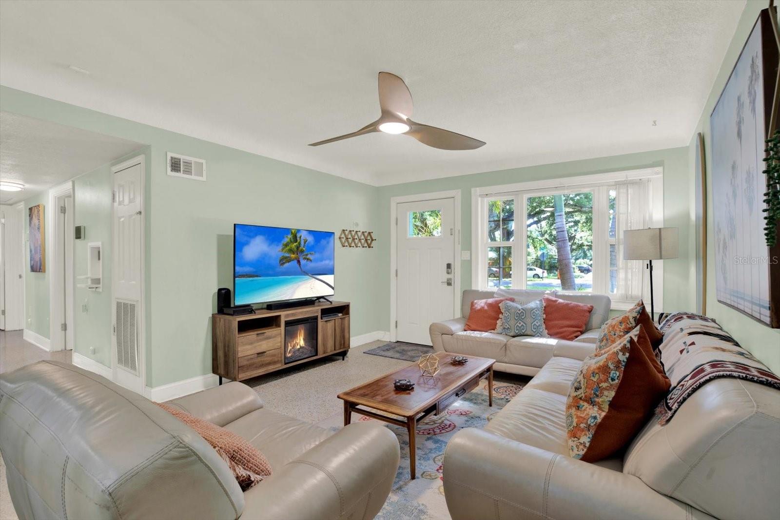 Image 4 of 34 For 5572 100th Way N