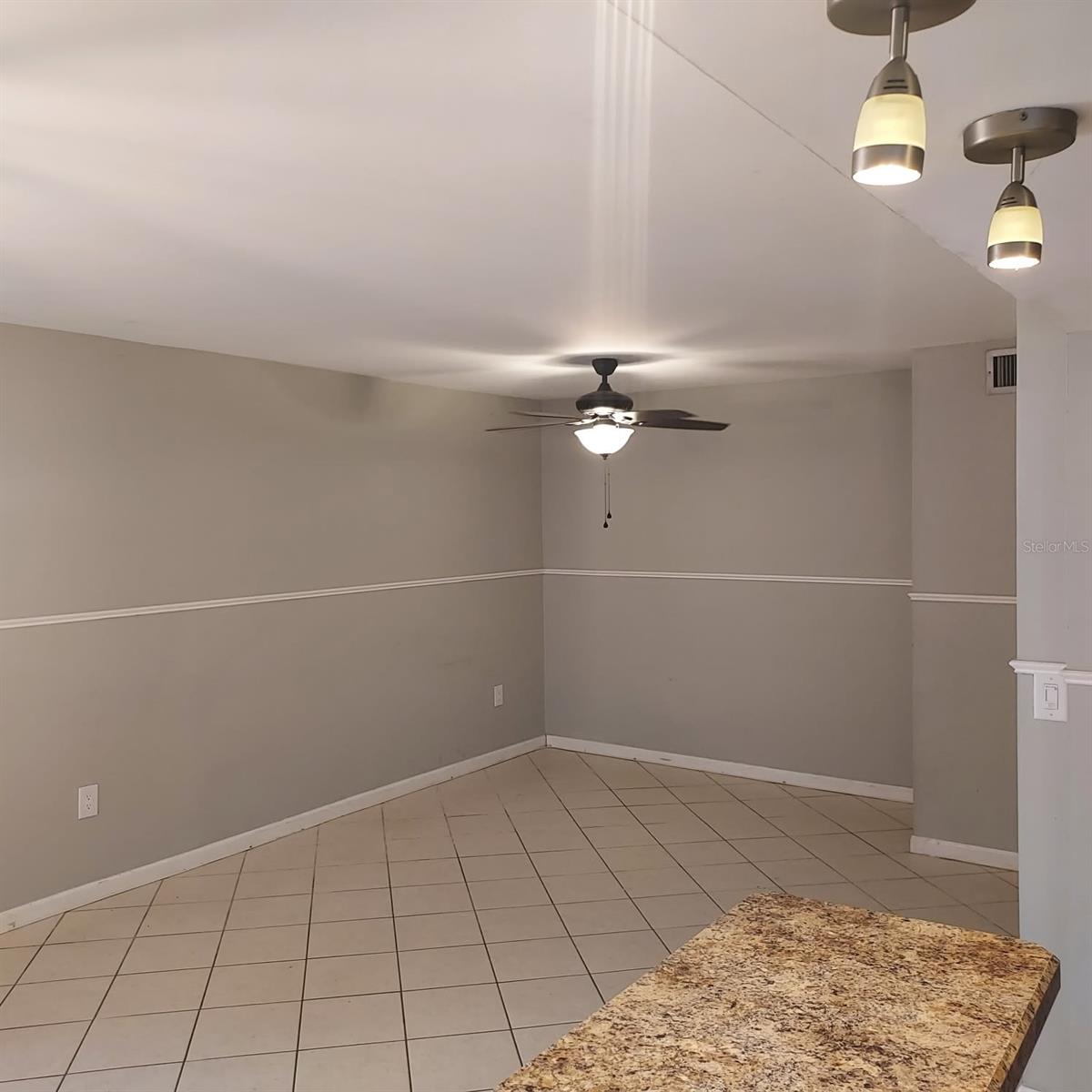 Image 3 of 8 For 11821 Northtrail Avenue 11821