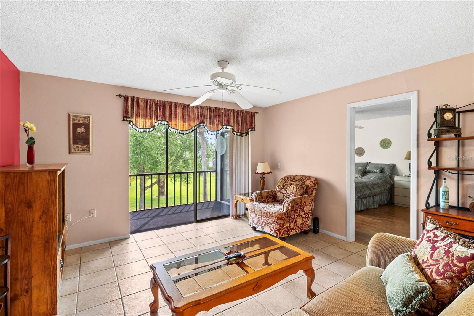 Image 4 of 35 For 106 W Cypress Ct  106