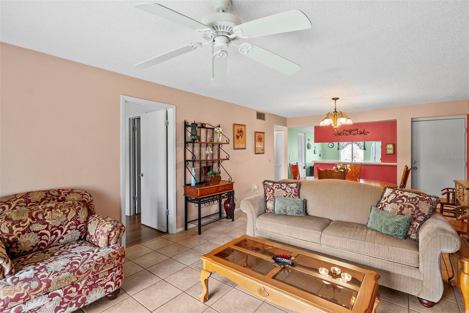 Image 6 of 35 For 106 W Cypress Ct  106