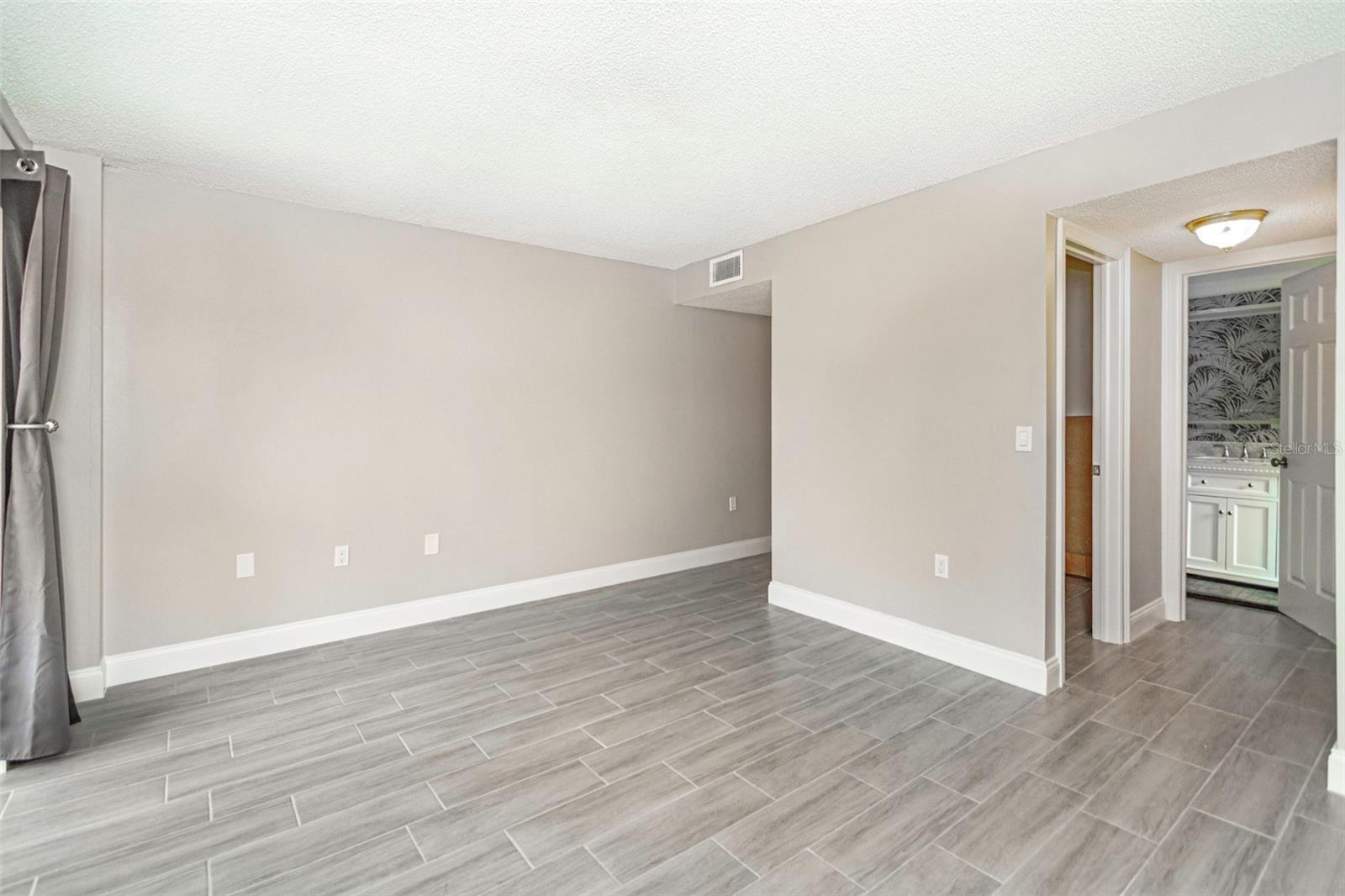 Image 16 of 53 For 4910 38th Way S 111