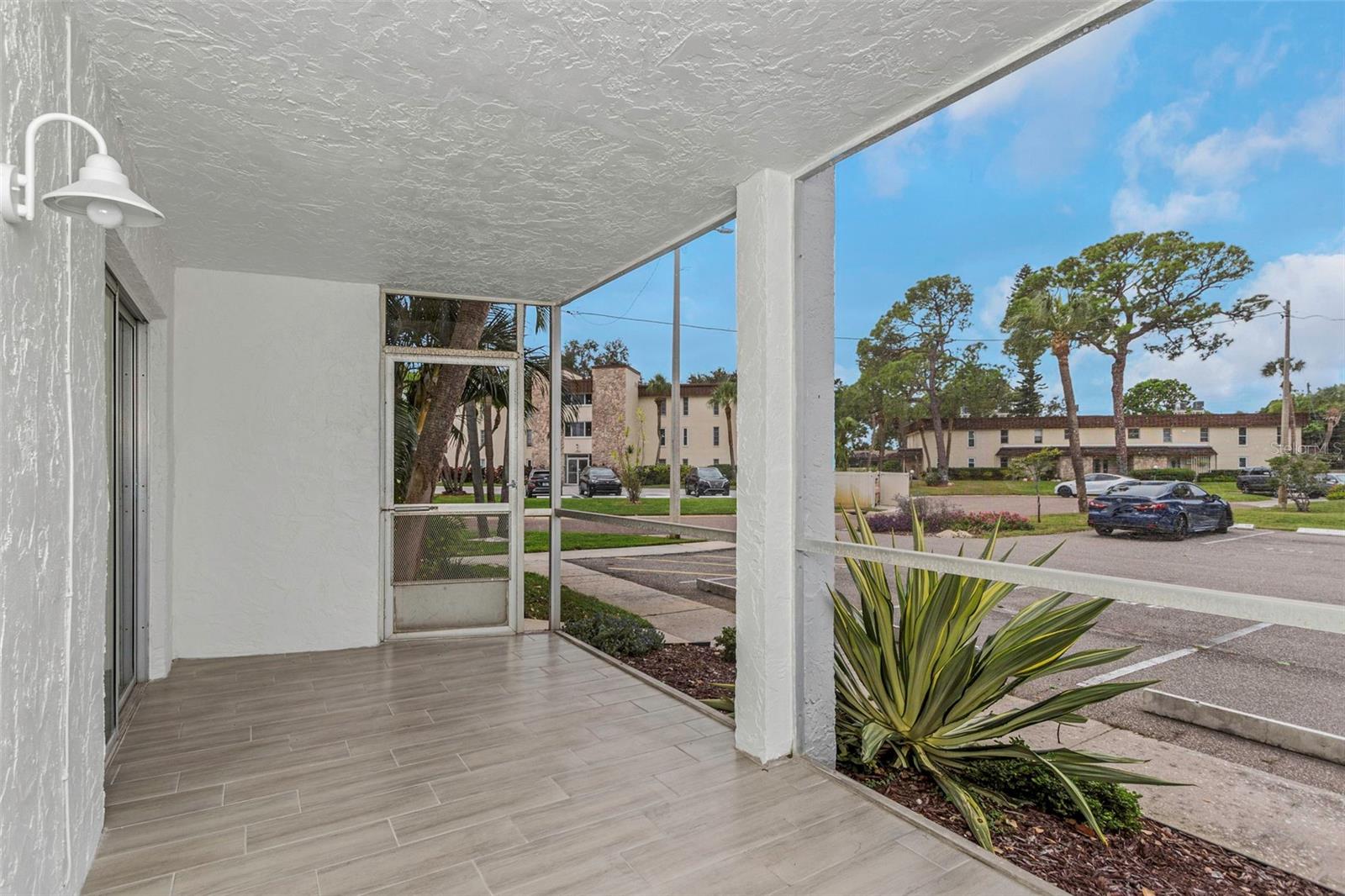 Image 36 of 53 For 4910 38th Way S 111
