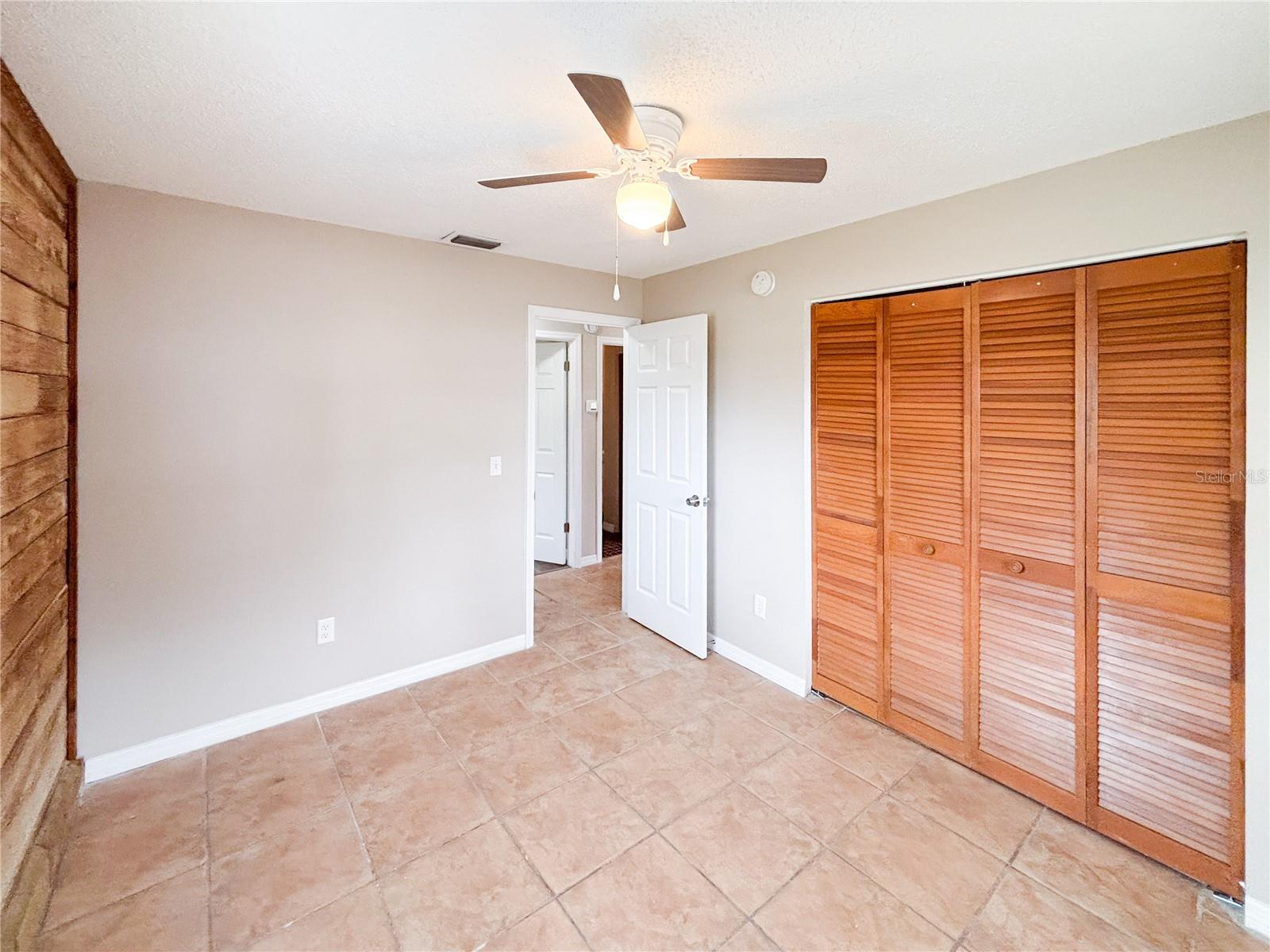 Image 12 of 14 For 610 King Henry Court