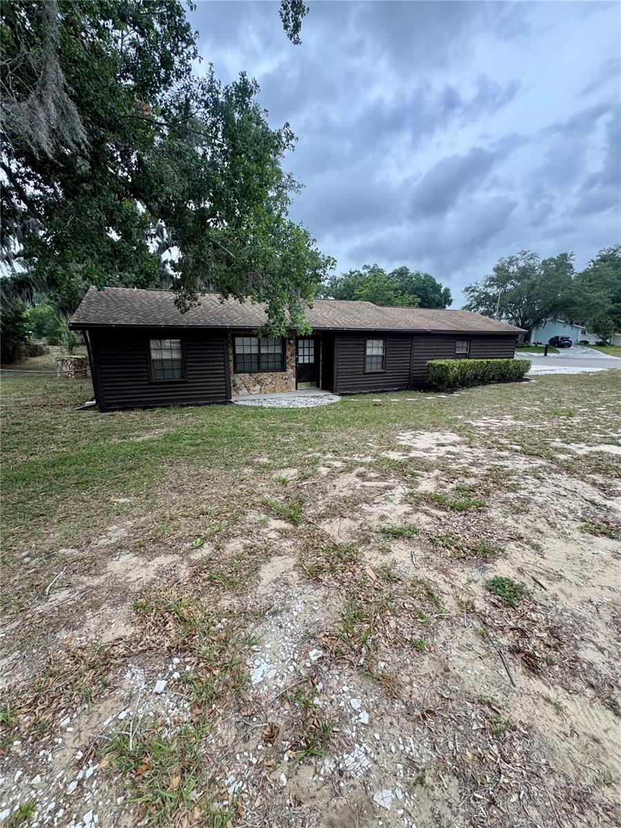 Image 2 of 14 For 610 King Henry Court