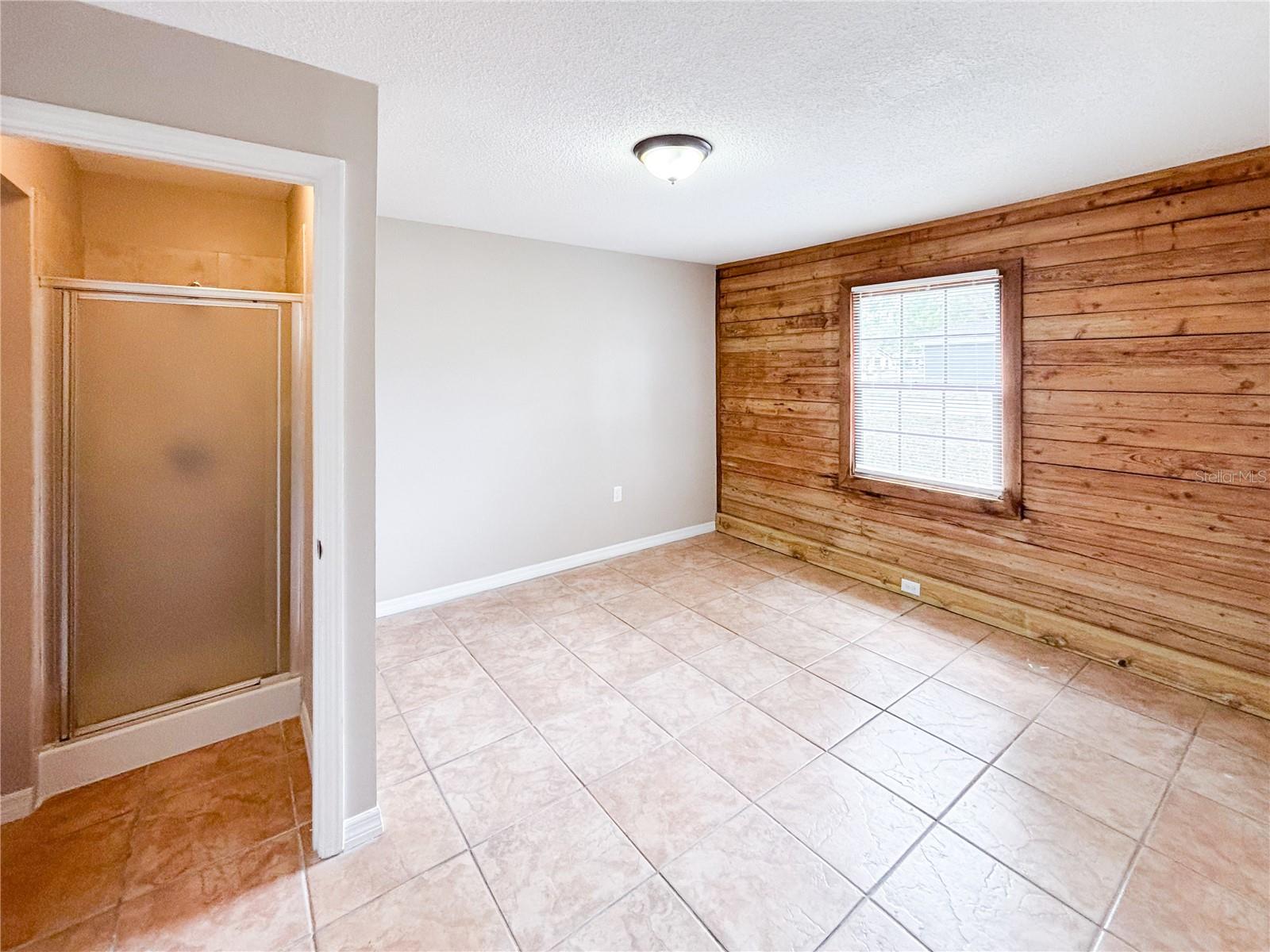 Image 7 of 14 For 610 King Henry Court