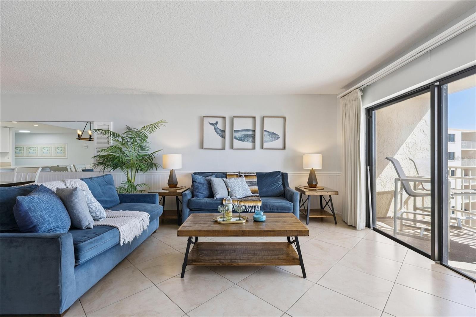 Image 3 of 11 For 7520 Ridgewood Avenue 809