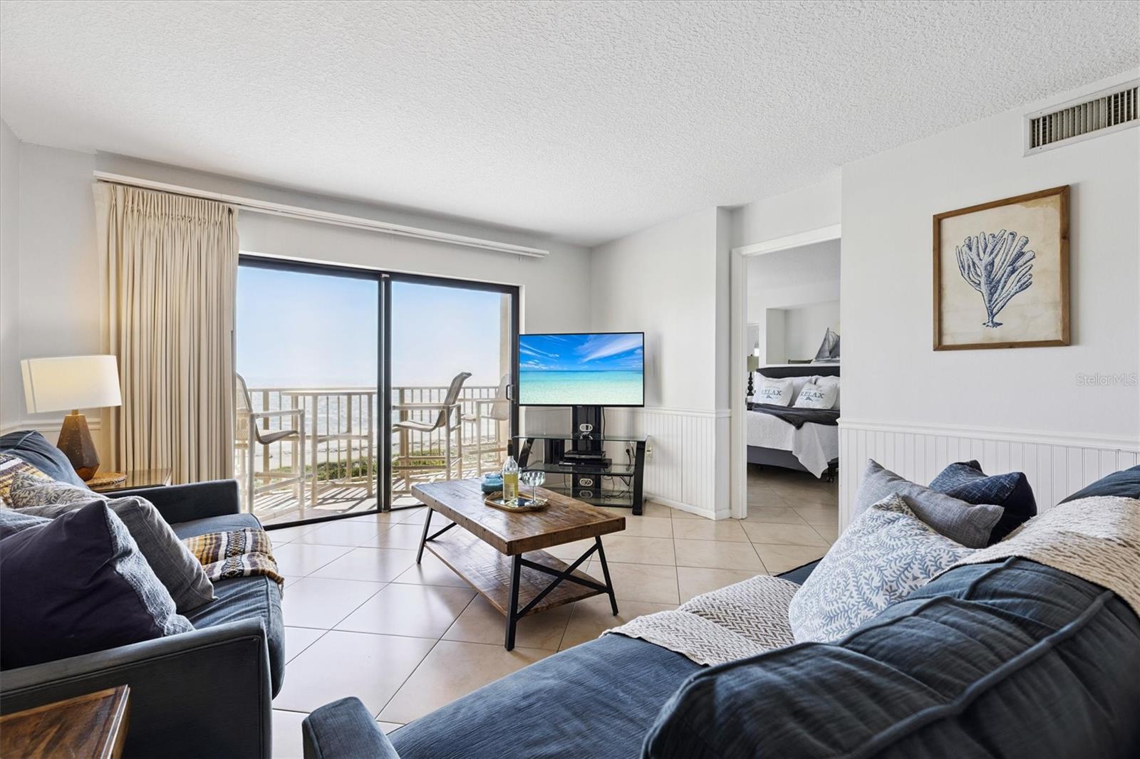Image 5 of 11 For 7520 Ridgewood Avenue 809